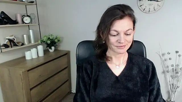 Snapshot of VivianWILD chatting on 2, 1, 2025 VivianWILD online show from 2, 1, 2025