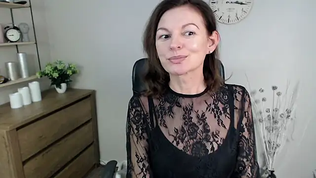 Snapshot of VivianWILD chatting on 3, 1, 2025 VivianWILD online show from 3, 1, 2025