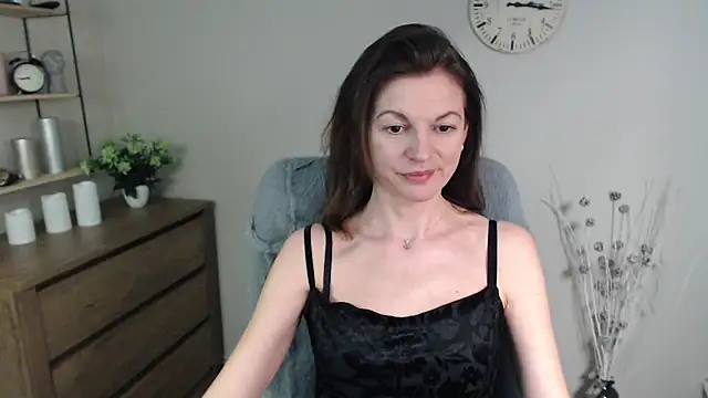 Snapshot of VivianWILD chatting on 10, 1, 2025 VivianWILD online show from 10, 1, 2025