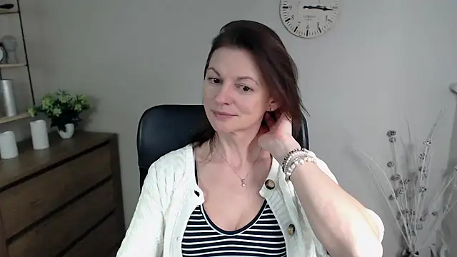 Snapshot of VivianWILD chatting on 23, 1, 2025 VivianWILD online show from 23, 1, 2025