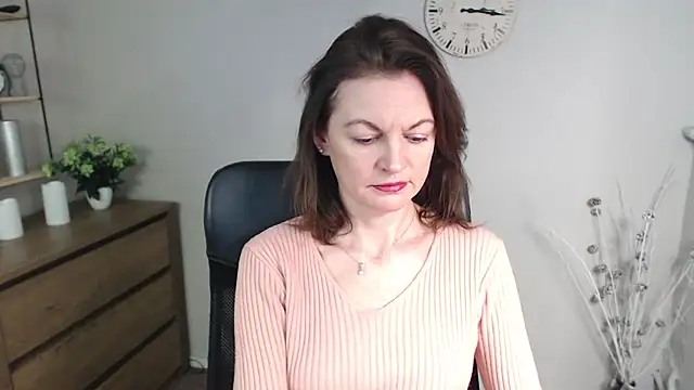 Snapshot of VivianWILD chatting on 24, 1, 2025 VivianWILD online show from 24, 1, 2025