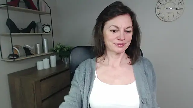 Snapshot of VivianWILD chatting on 3, 3, 2025 VivianWILD online show from 3, 3, 2025