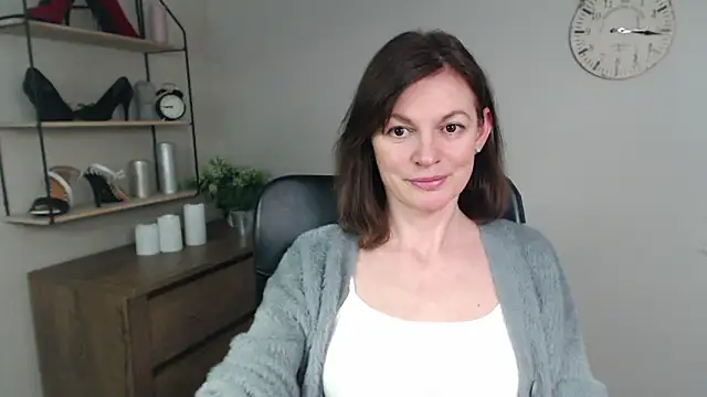 Snapshot of VivianWILD chatting on 3, 3, 2025 VivianWILD online show from 3, 3, 2025