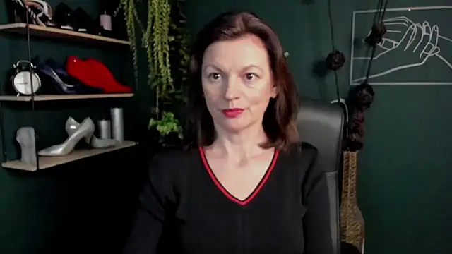 Snapshot of VivianWILD chatting on 12, 3, 2025 VivianWILD online show from 12, 3, 2025