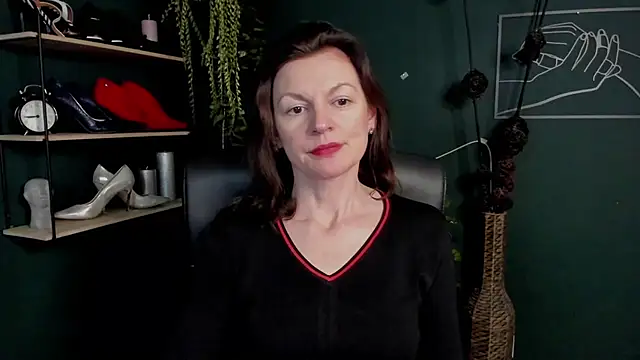 Snapshot of VivianWILD chatting on 12, 3, 2025 VivianWILD online show from 12, 3, 2025