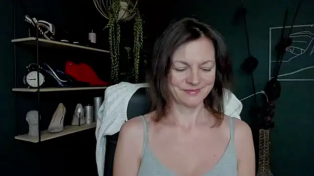 Snapshot of VivianWILD chatting on 20, 3, 2025 VivianWILD online show from 20, 3, 2025