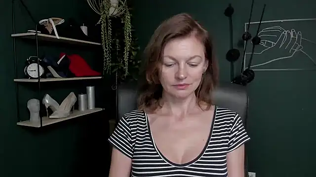 Snapshot of VivianWILD chatting on 11, 9, 2025 VivianWILD online show from 11, 9, 2025