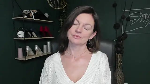 Snapshot of VivianWILD chatting on 24, 9, 2025 VivianWILD online show from 24, 9, 2025