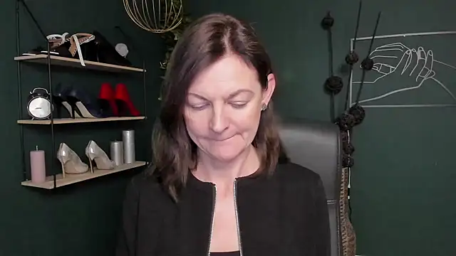 Snapshot of VivianWILD chatting on 30, 9, 2025 VivianWILD online show from 30, 9, 2025