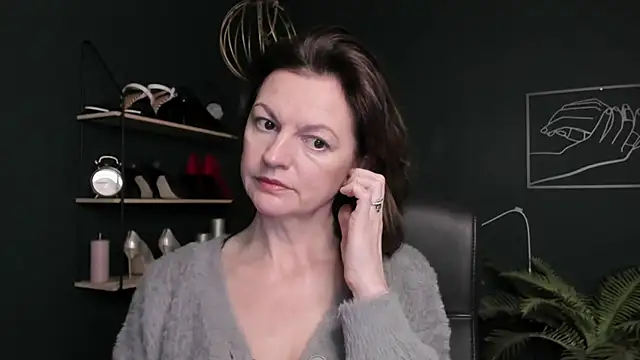 Snapshot of VivianWILD chatting on 24, 10, 2025 VivianWILD online show from 24, 10, 2025