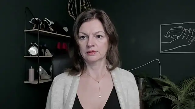 Snapshot of VivianWILD chatting on 29, 10, 2025 VivianWILD online show from 29, 10, 2025