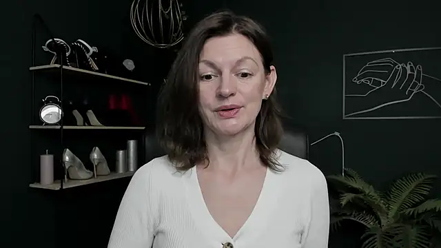 Snapshot of VivianWILD chatting on 3, 11, 2025 VivianWILD online show from 3, 11, 2025