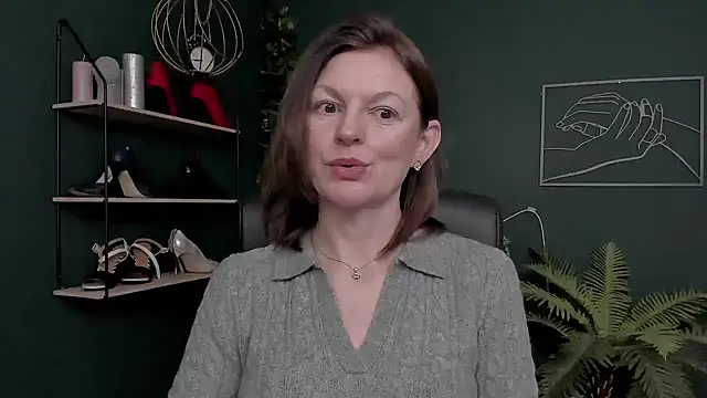 Snapshot of VivianWILD chatting on 19, 11, 2025 VivianWILD online show from 19, 11, 2025