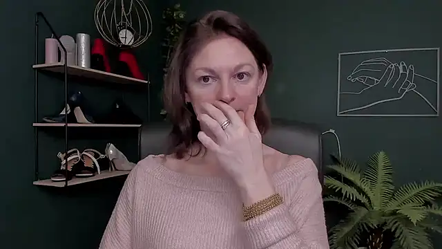 Snapshot of VivianWILD chatting on 20, 11, 2025 VivianWILD online show from 20, 11, 2025