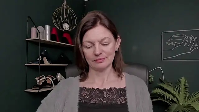 Snapshot of VivianWILD chatting on 24, 11, 2025 VivianWILD online show from 24, 11, 2025