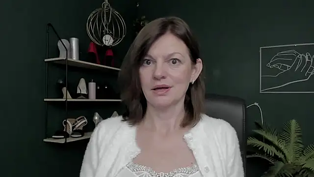 Snapshot of VivianWILD chatting on 26, 11, 2025 VivianWILD online show from 26, 11, 2025