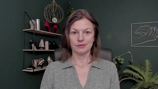 Snapshot of VivianWILD chatting on 3, 12, 2025 VivianWILD online show from 3, 12, 2025