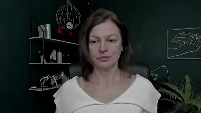 Snapshot of VivianWILD chatting on 5, 12, 2025 VivianWILD online show from 5, 12, 2025