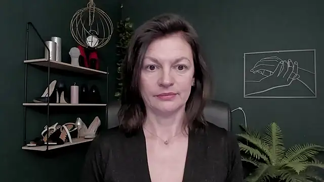 Snapshot of VivianWILD chatting on 16, 12, 2025 VivianWILD online show from 16, 12, 2025