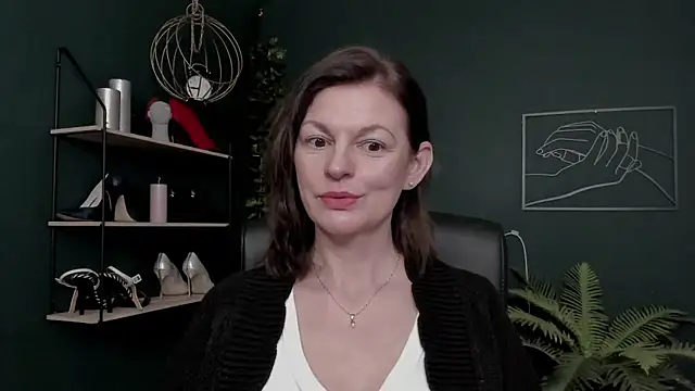 Snapshot of VivianWILD chatting on 7, 1, 2026 VivianWILD online show from 7, 1, 2026