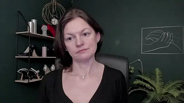 Snapshot of VivianWILD chatting on 13, 1, 2026 VivianWILD online show from 13, 1, 2026