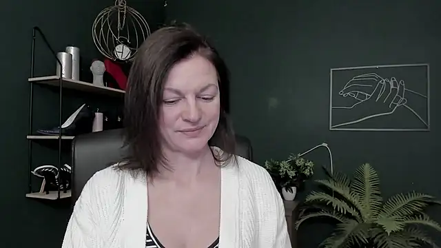 Snapshot of VivianWILD chatting on 7, 2, 2026 VivianWILD online show from 7, 2, 2026