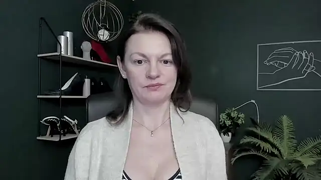 Snapshot of VivianWILD chatting on 10, 2, 2026 VivianWILD online show from 10, 2, 2026