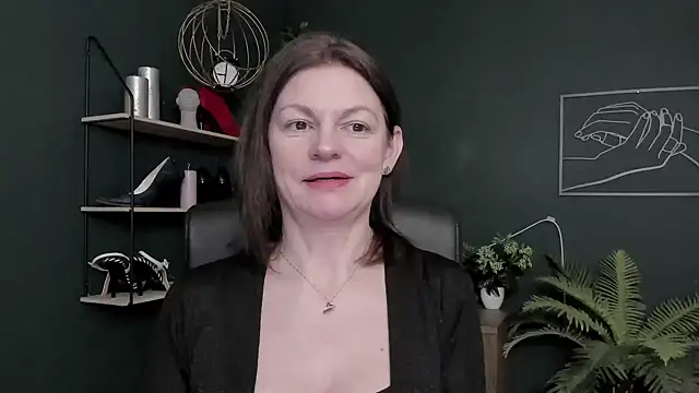 Snapshot of VivianWILD chatting on 12, 2, 2026 VivianWILD online show from 12, 2, 2026