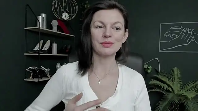 Snapshot of VivianWILD chatting on 26, 2, 2026 VivianWILD online show from 26, 2, 2026