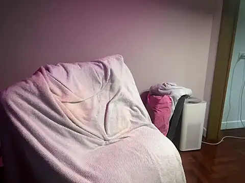 Snapshot of cloudboy_kk8 chatting on 8, 1, 2025 cloudboy kk8 online show from 8, 1, 2025