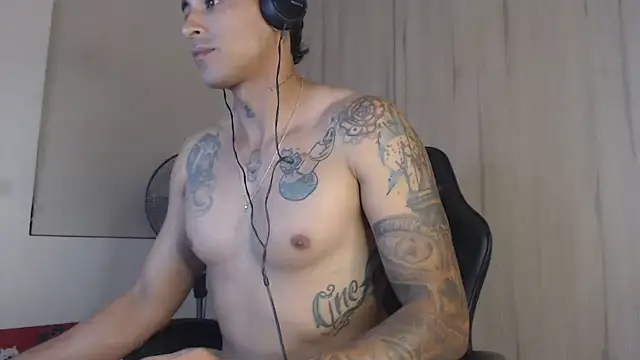 Snapshot of felipelopezz23 chatting on 14, 7, 2026 felipelopezz23 online show from 14, 7, 2026