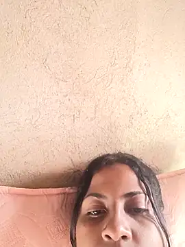 Snapshot of Giselabrunette25 chatting on 21, 12, 2025 Giselabrunette25 online show from 21, 12, 2025