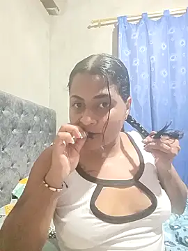 Snapshot of Giselabrunette25 chatting on 4, 3, 2026 Giselabrunette25 online show from 4, 3, 2026