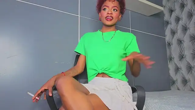 Snapshot of Hilary-banks chatting on 7, 1, 2026 Hilary-banks online show from 7, 1, 2026