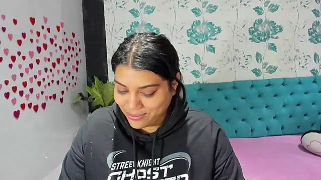 LindaBreeS online show from 1, 2, 2025