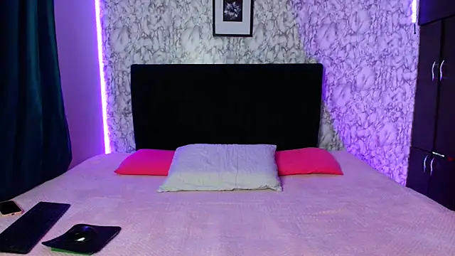 Snapshot of camii_evanss chatting on 12, 11, 2025 camii evanss online show from 12, 11, 2025