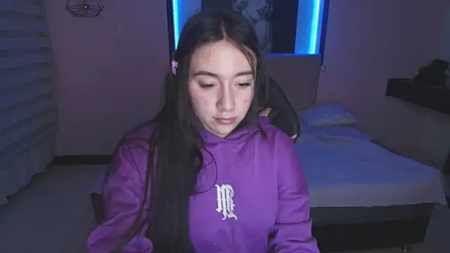 Andrea Ramos online show from 6, 3, 2025