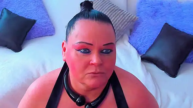 Snapshot of MilanaBiegert chatting on 2, 3, 2025 MilanaBiegert online show from 2, 3, 2025