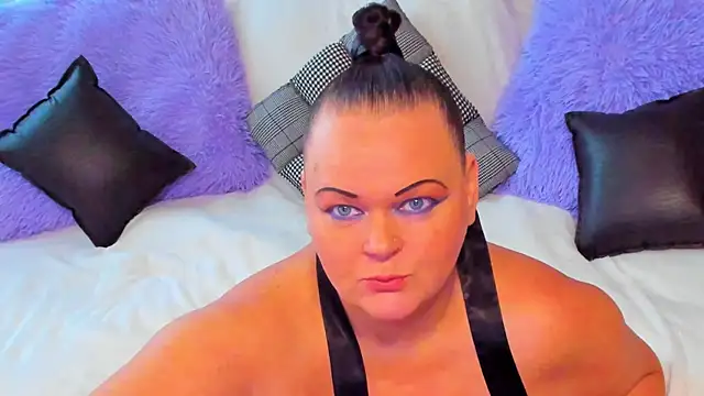 Snapshot of MilanaBiegert chatting on 4, 10, 2025 MilanaBiegert online show from 4, 10, 2025