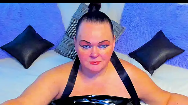 Snapshot of MilanaBiegert chatting on 4, 11, 2025 MilanaBiegert online show from 4, 11, 2025