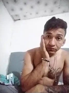 Snapshot of Yesiell chatting on 4, 11, 2025 Yesiell online show from 4, 11, 2025