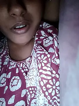 Snapshot of sexyindi_couple chatting on 3, 12, 2024 sexyindi couple online show from 3, 12, 2024