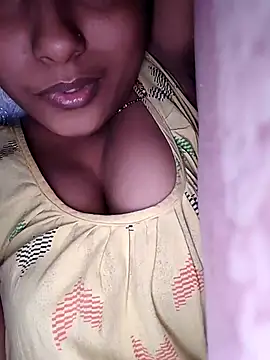 Snapshot of sexyindi_couple chatting on 13, 12, 2024 sexyindi couple online show from 13, 12, 2024