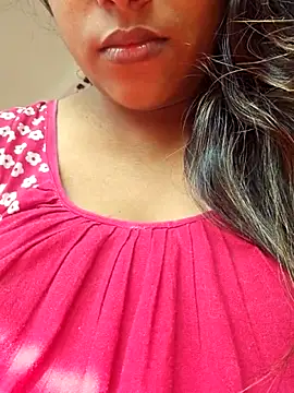 Snapshot of sexyindi_couple chatting on 8, 1, 2026 sexyindi couple online show from 8, 1, 2026