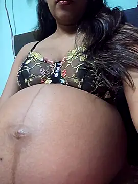 Snapshot of sexyindi_couple chatting on 17, 1, 2026 sexyindi couple online show from 17, 1, 2026