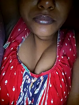 Snapshot of sexyindi_couple chatting on 18, 1, 2026 sexyindi couple online show from 18, 1, 2026