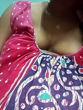 Snapshot of sexyindi_couple chatting on 1, 2, 2026 sexyindi couple online show from 1, 2, 2026