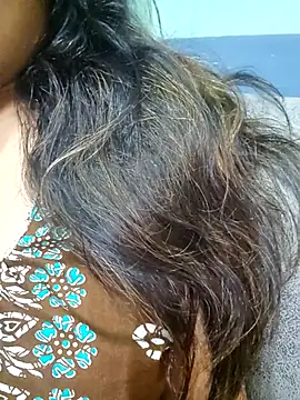 Snapshot of sexyindi_couple chatting on 22, 4, 2026 sexyindi couple online show from 22, 4, 2026