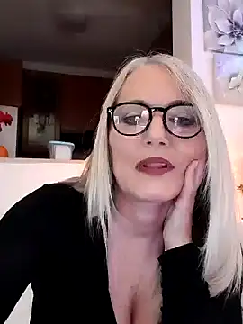 Snapshot of kikkastar chatting on 10, 12, 2024 kikkastar online show from 10, 12, 2024