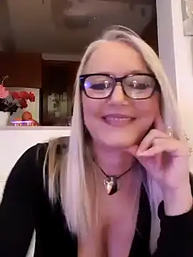 Snapshot of kikkastar chatting on 19, 12, 2024 kikkastar online show from 19, 12, 2024